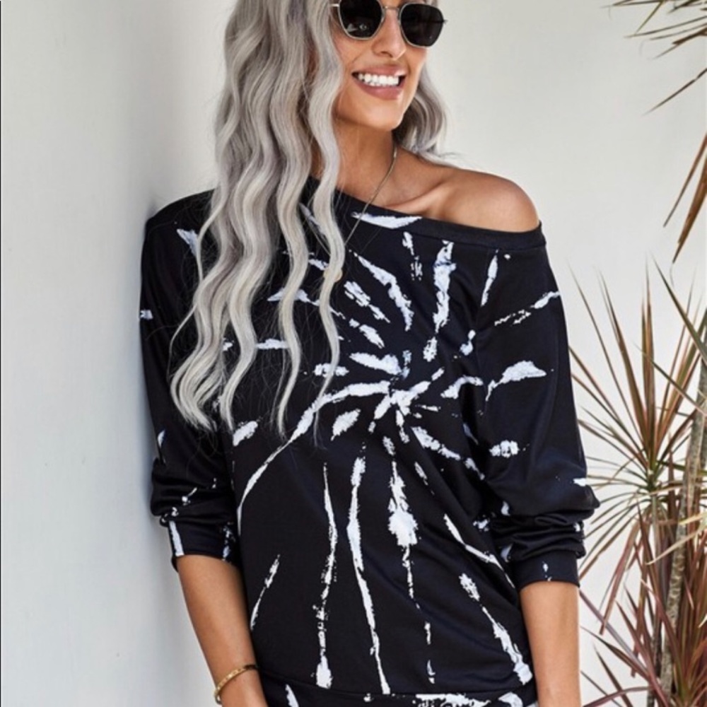 🤍🖤Tie Dye Black Top🖤🤍